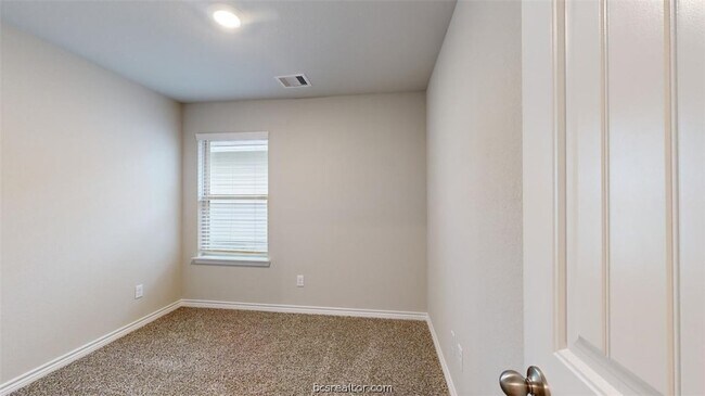 Building Photo - 2148 Chief St