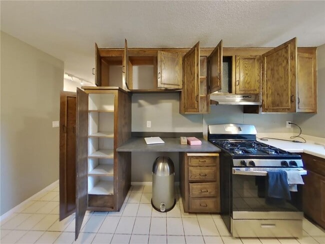 Building Photo - 3820 Union Terrace Ln N