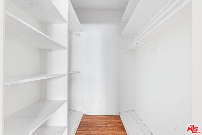 Building Photo - 14937 Dickens St