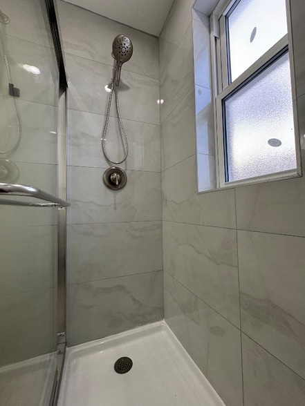 Building Photo - 34 Cross St