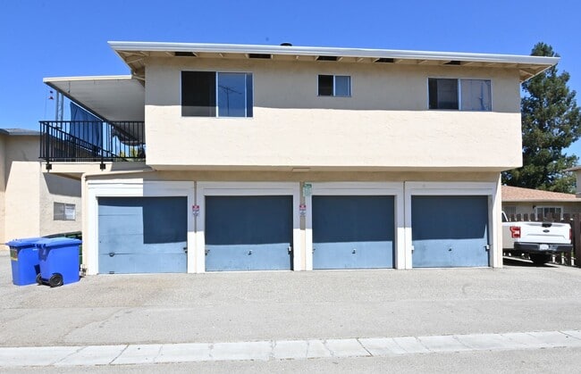 Building Photo - 639 Bolton Ct