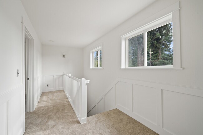 Building Photo - 1121 SE 111th Ave
