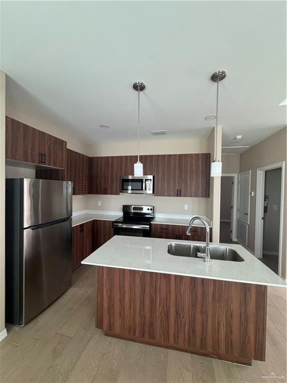 Building Photo - 16 W Driftwood St