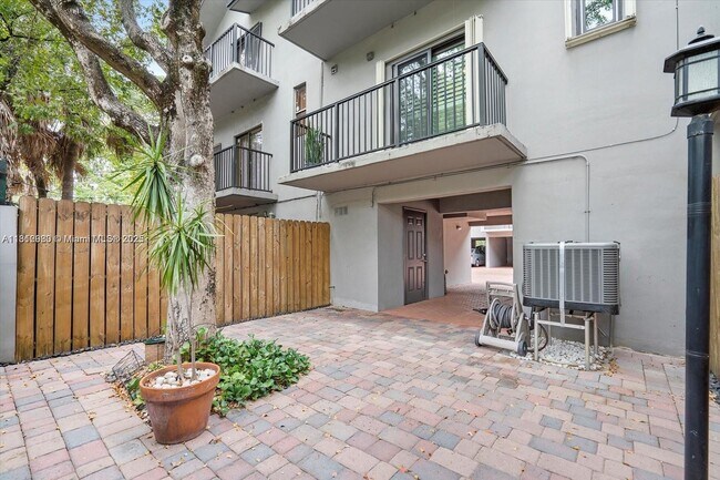 Building Photo - 3097 Bird Ave