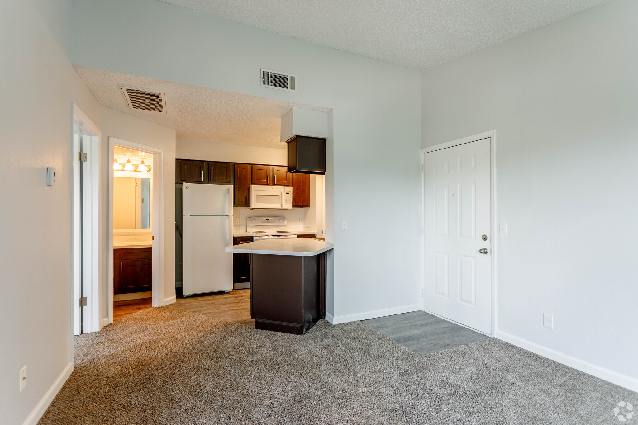 1BR, 1BA - 550SF - Quail Run Apartments