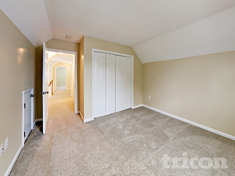 Building Photo - 9304 Twin Trail Dr