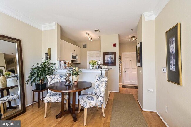 Building Photo - 1570 Spring Gate Dr.