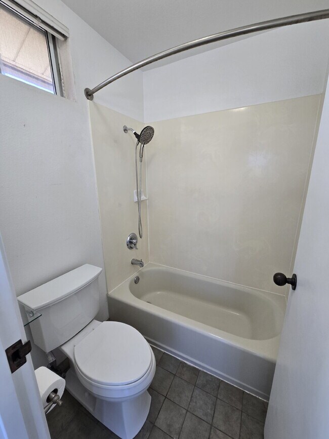 Building Photo - Upgraded 4BR,3BA Home in Ewa Gentry Summerhill with Solar PV