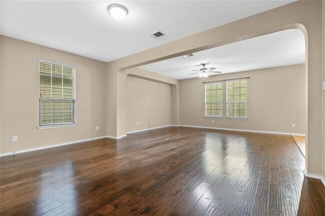 Building Photo - 14308 Lake Victor Dr