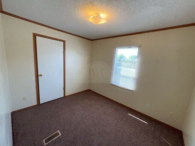 Building Photo - 3100 Cantabrian Dr