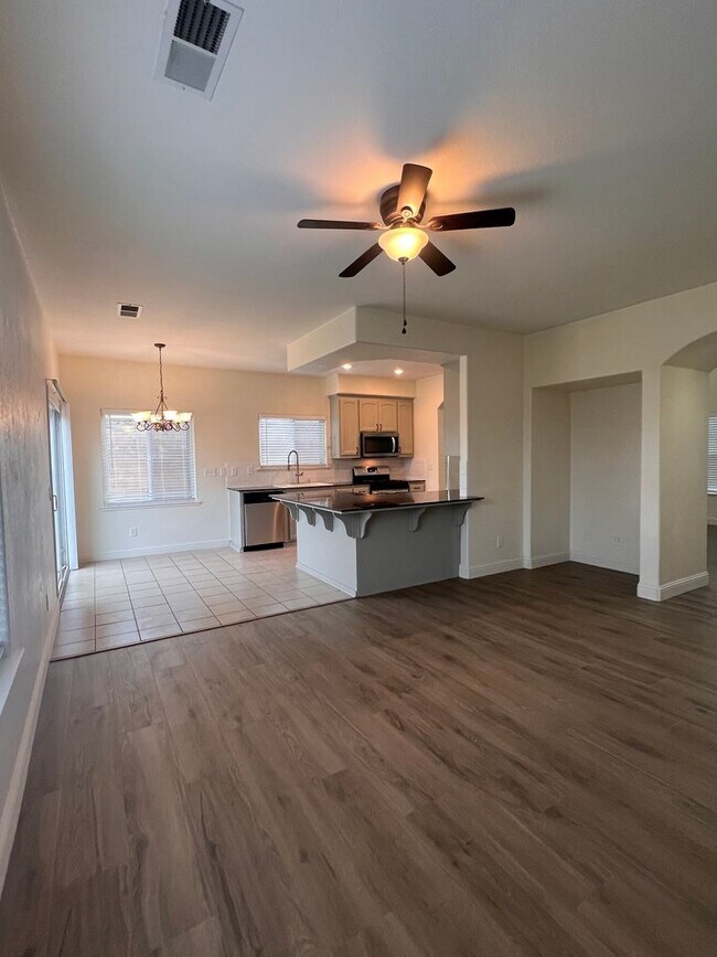 Building Photo - Large Two Story Home Recently Remodeled Available NOW