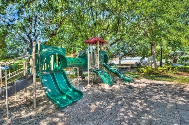 Building Photo - 2035 Dixie Belle Dr