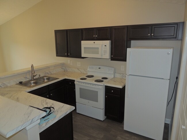 Building Photo - 6748 Willowbrook Dr