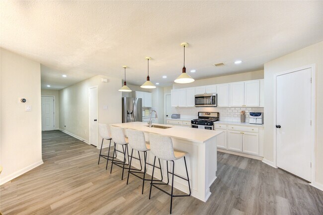 Building Photo - 1010 Hummingbird Point Ln