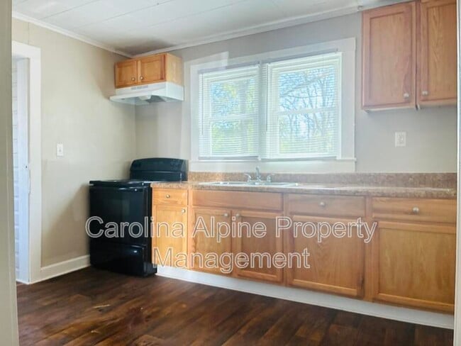 Building Photo - 333 Todd St