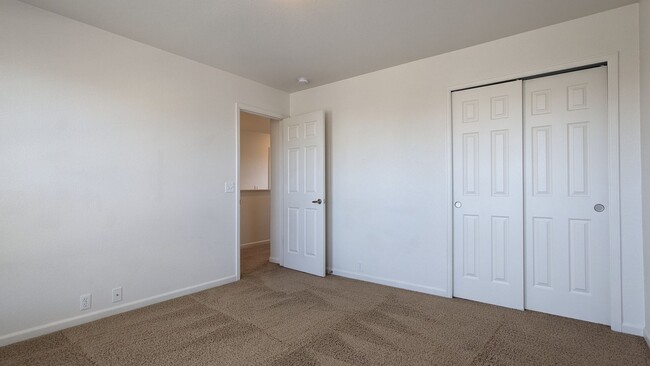 Building Photo - 11842 Asplund Grove