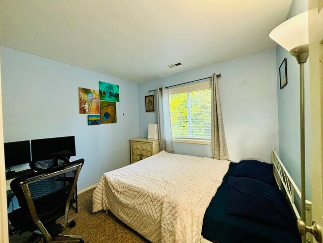 Building Photo - 6444 NW Starflower Dr