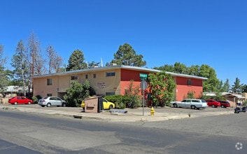 Building Photo - Large One-Bedroom Units Near Nob Hill
