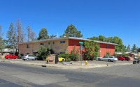 Building Photo - Large One-Bedroom Units Near Nob Hill
