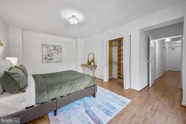 Building Photo - 4201 Cathedral Ave NW