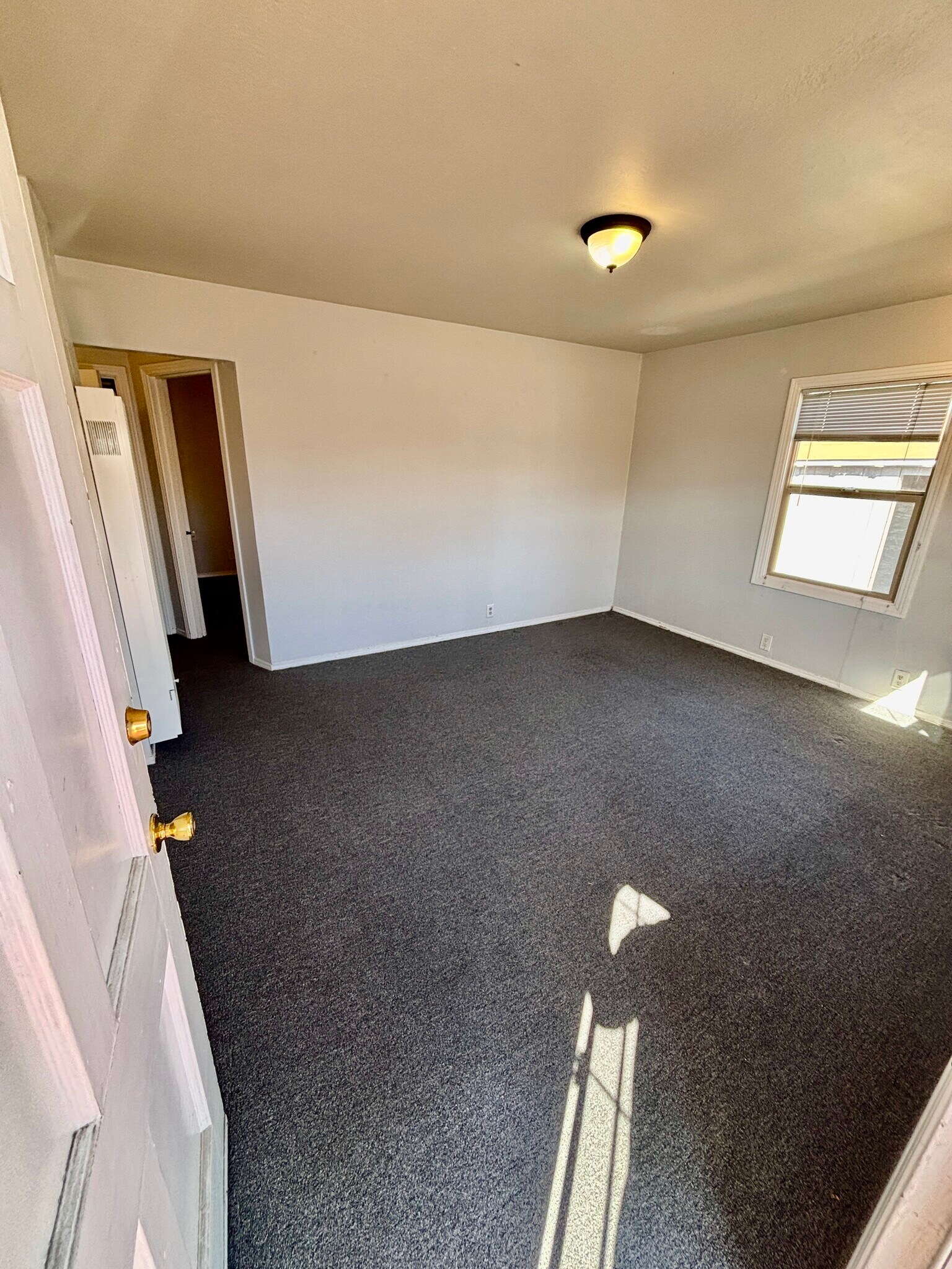 Building Photo - 15091 Robin St