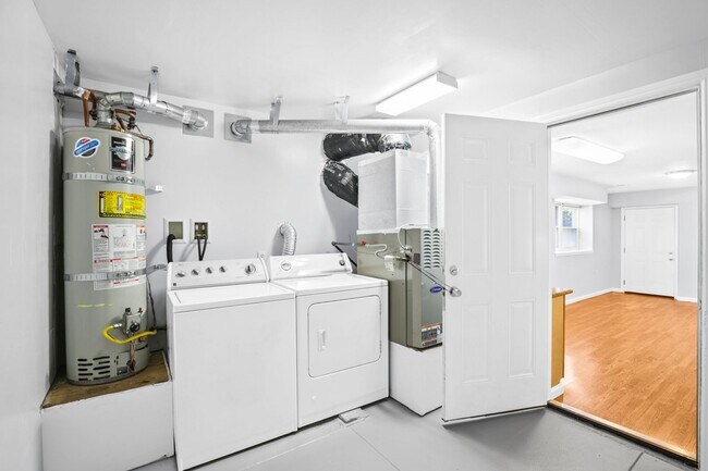 Building Photo - 5200