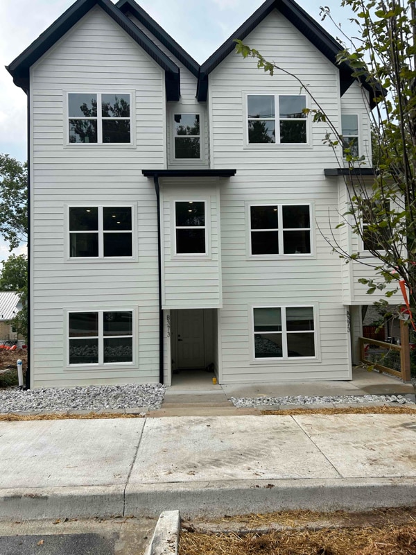 Building Photo - 306 S W Ave