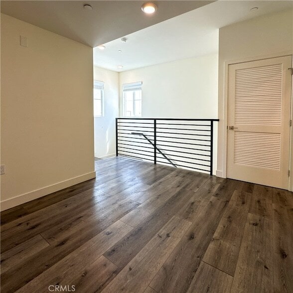 Building Photo - 14019 Vanowen St