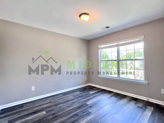 Building Photo - 464 Edenhall Dr