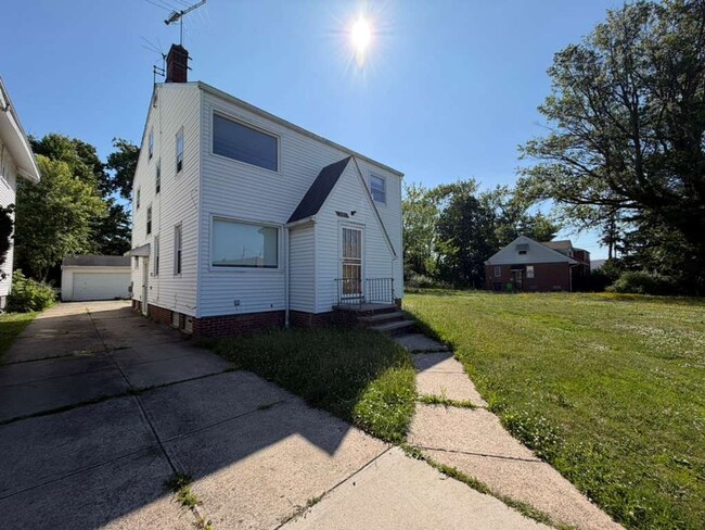 Building Photo - 1482 Dille Rd