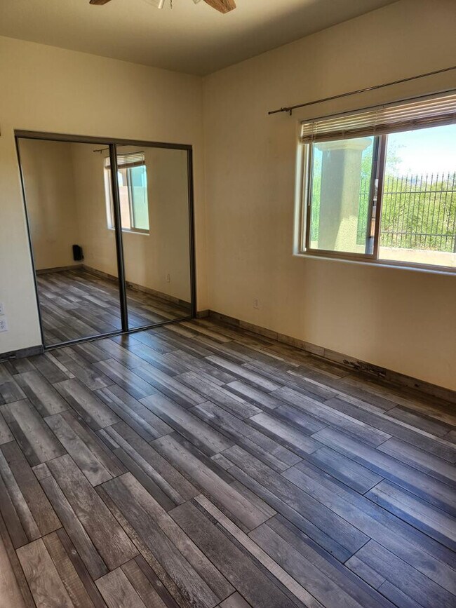 Building Photo - 3641 Cam Del Rancho