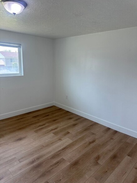 Building Photo - 10455 S Larkspur Cir