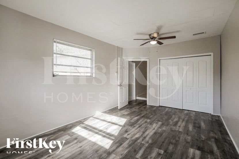 Building Photo - 621 SW 69th Terrace
