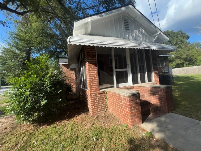 Building Photo - 3583 Napier Ave