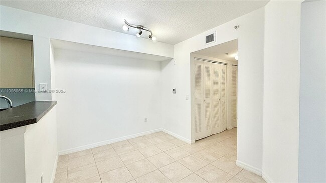 Building Photo - 4211 San Marino Blvd