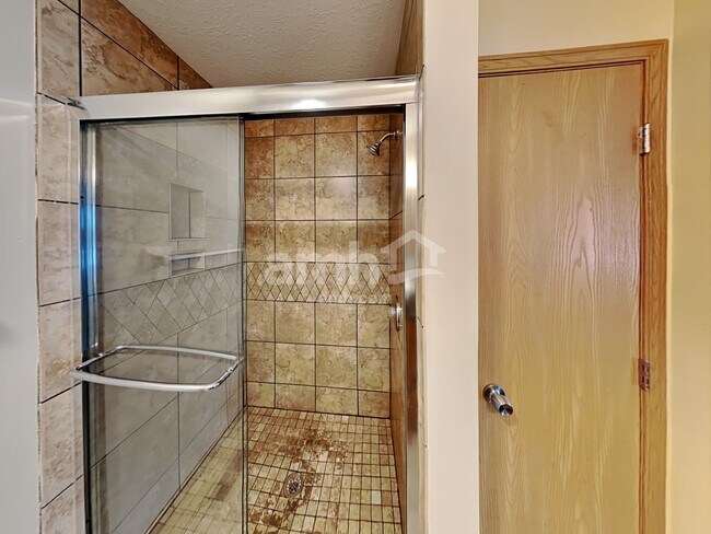 Building Photo - 8150 Creekstone Ln
