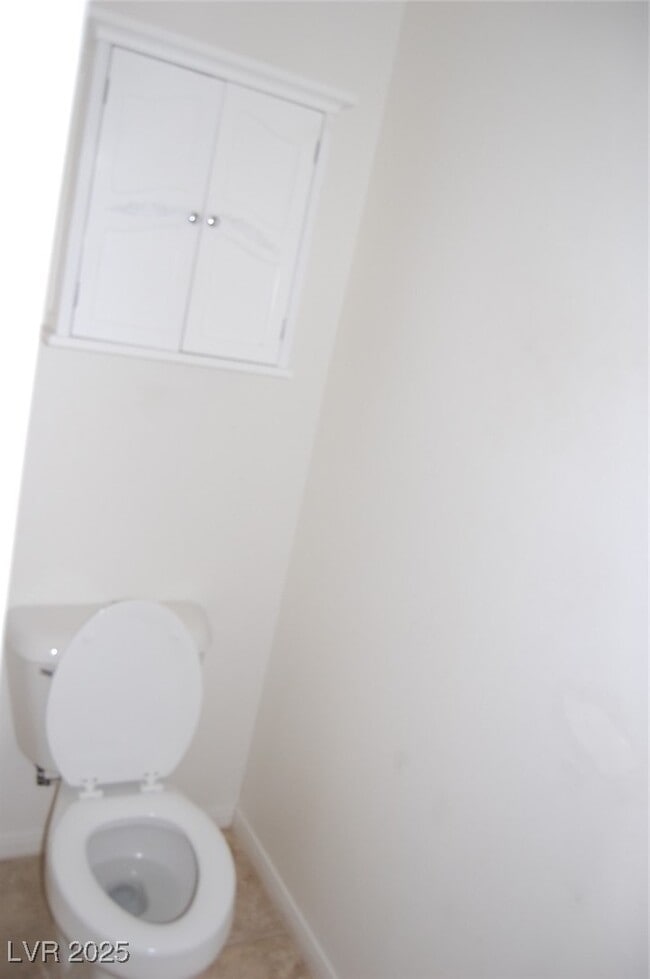 Building Photo - 1601 Zelzah Ave