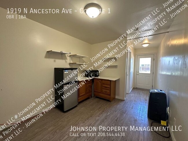 Building Photo - 1919 N Ancestor Ave