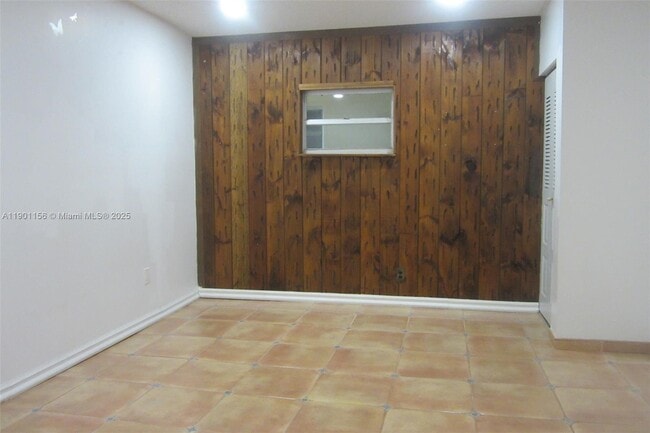 Building Photo - 4850 SW 63rd Terrace