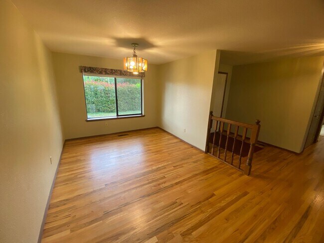Building Photo - Spacious Buckley Home by Maris Farms