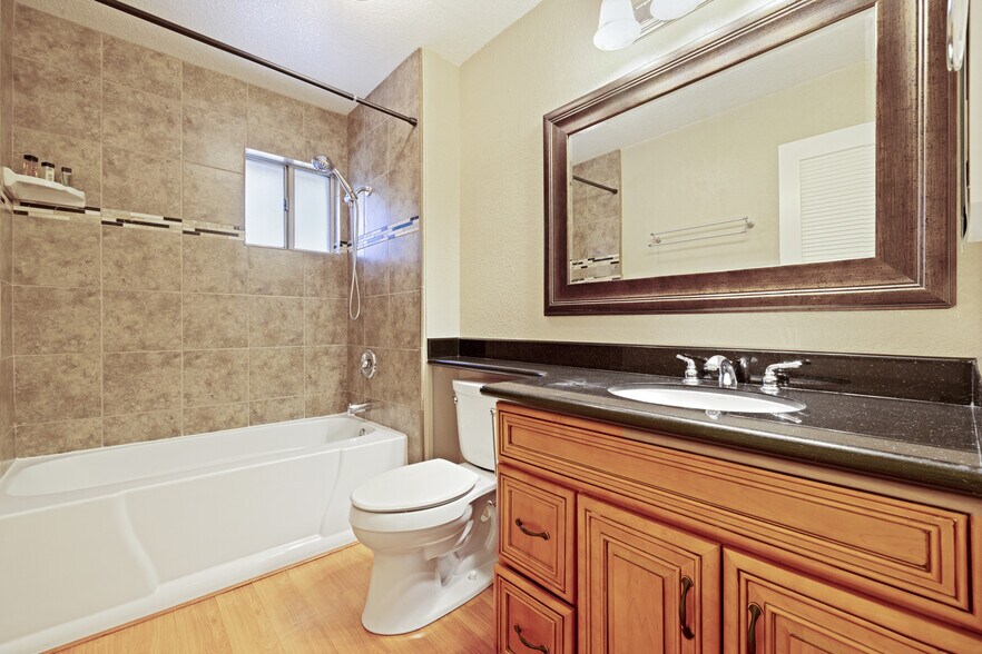 Building Photo - 7378 Lighthouse Dr