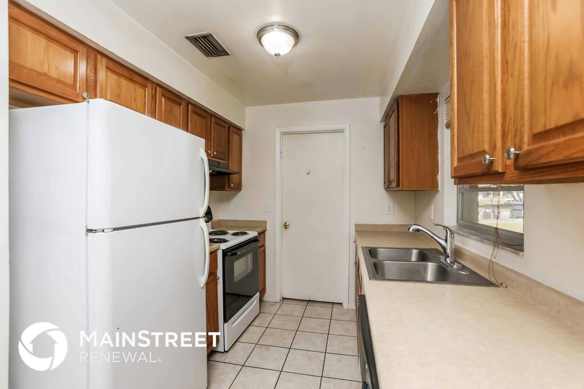 Building Photo - 865 S Lake Rd