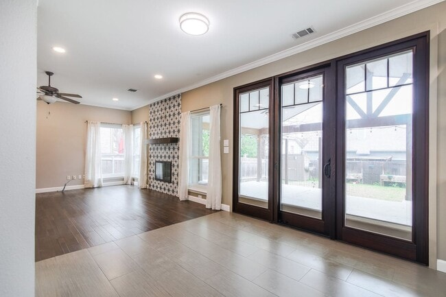 Building Photo - Remarkable in Round Rock!