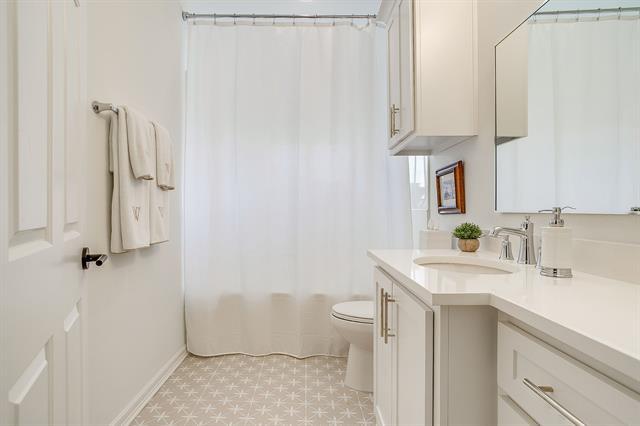 Building Photo - 1301 Belle Pl