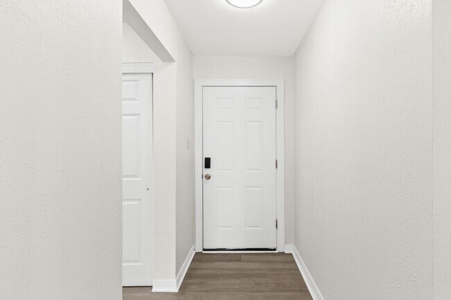 Building Photo - Tower Grove Gem