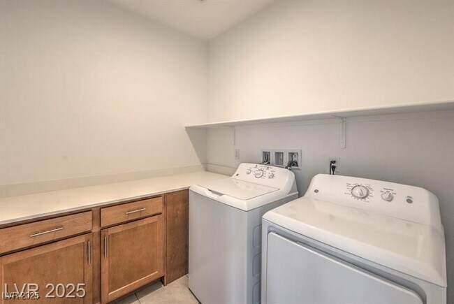 Building Photo - 89 Oratorio Dr