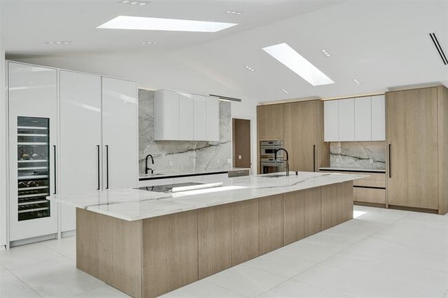 Building Photo - 2800 Banyan Blvd Cir NW