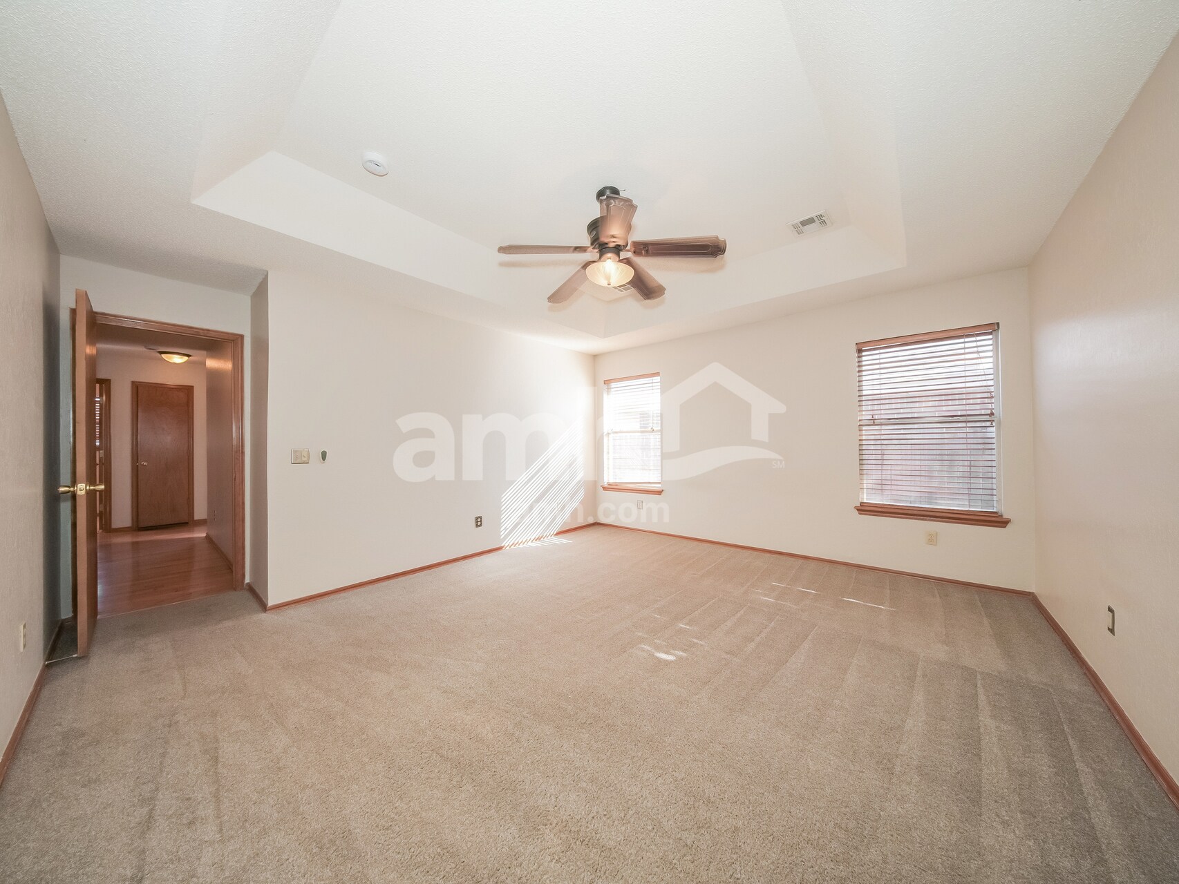 Building Photo - 17313 Valley Crst