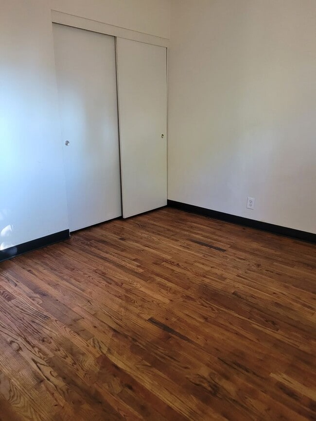Building Photo - 3 bedroom