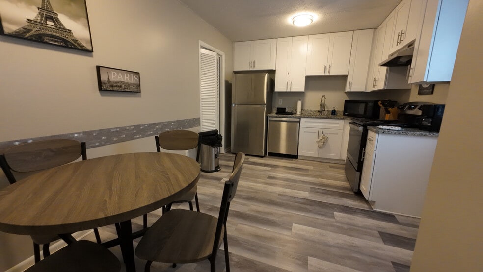 Building Photo - Room in Duplex on New Dawn Ct